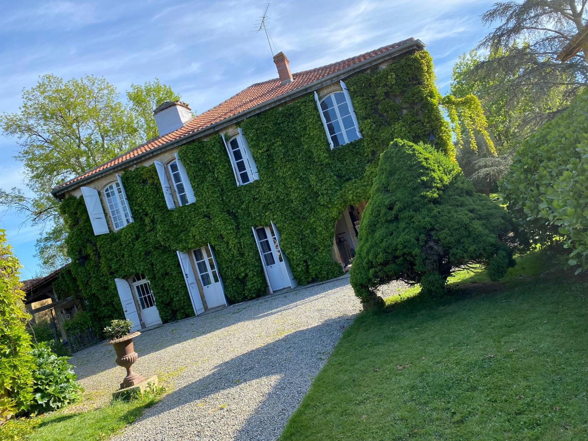 La Seigneurie De Tillac Luaran gambar